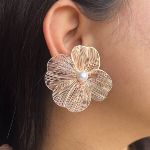 Pearl Geometric Flower Fashion Stud Earrings