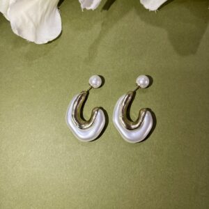 White Irregular Shaped Pearl C-Shaped Pearl Earrings